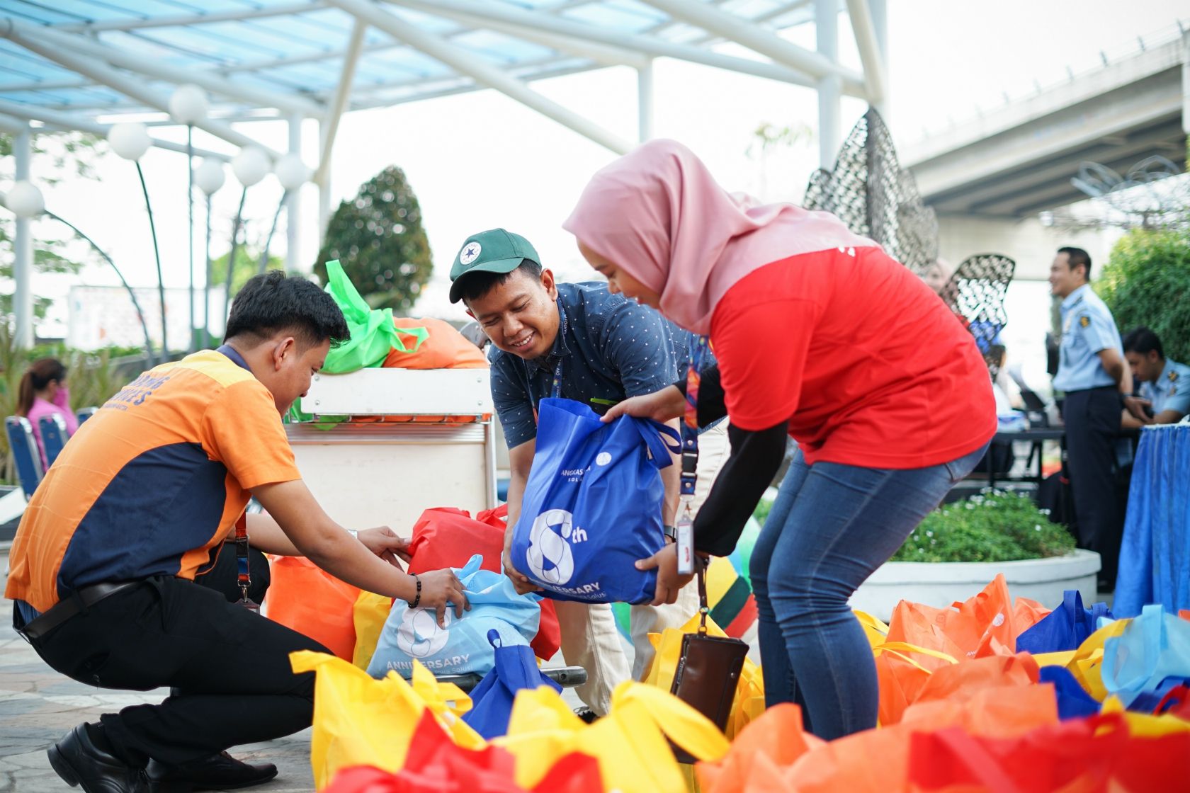 selling cheap (charity) food at aps november 2019 festival