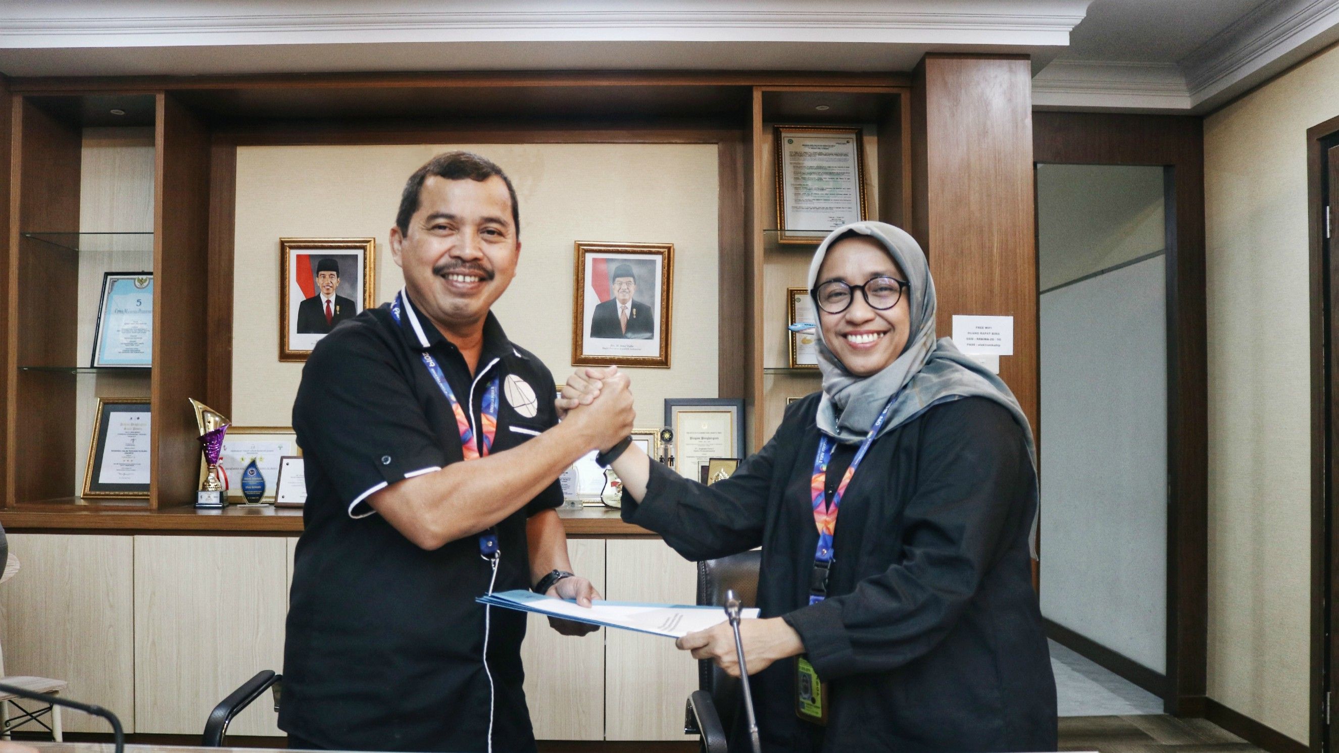 contract signing ceremony between pt angkasa pura solusi (aps) and pt angkasa pura ii (persero) of halim perdanakusuma international airport